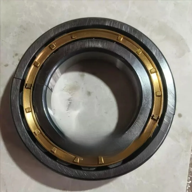For semi-circular cylindrical crescent split bearing, split bearing housing