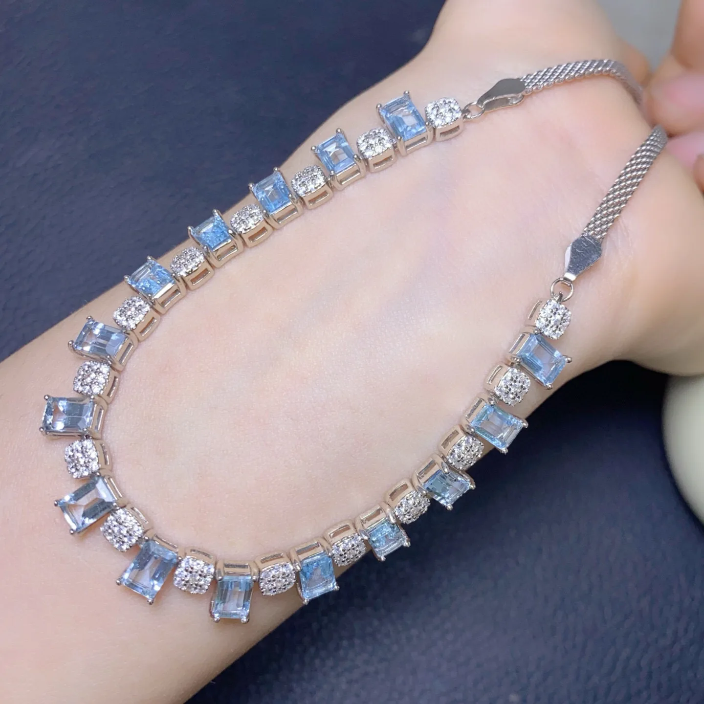 

Ожерелье из натурального аквамарина, серебро S925 пробы, полуоправа, основные камни 4x6 мм, изысканное ювелирное украшение с драгоценными камнями, подарок для женщин