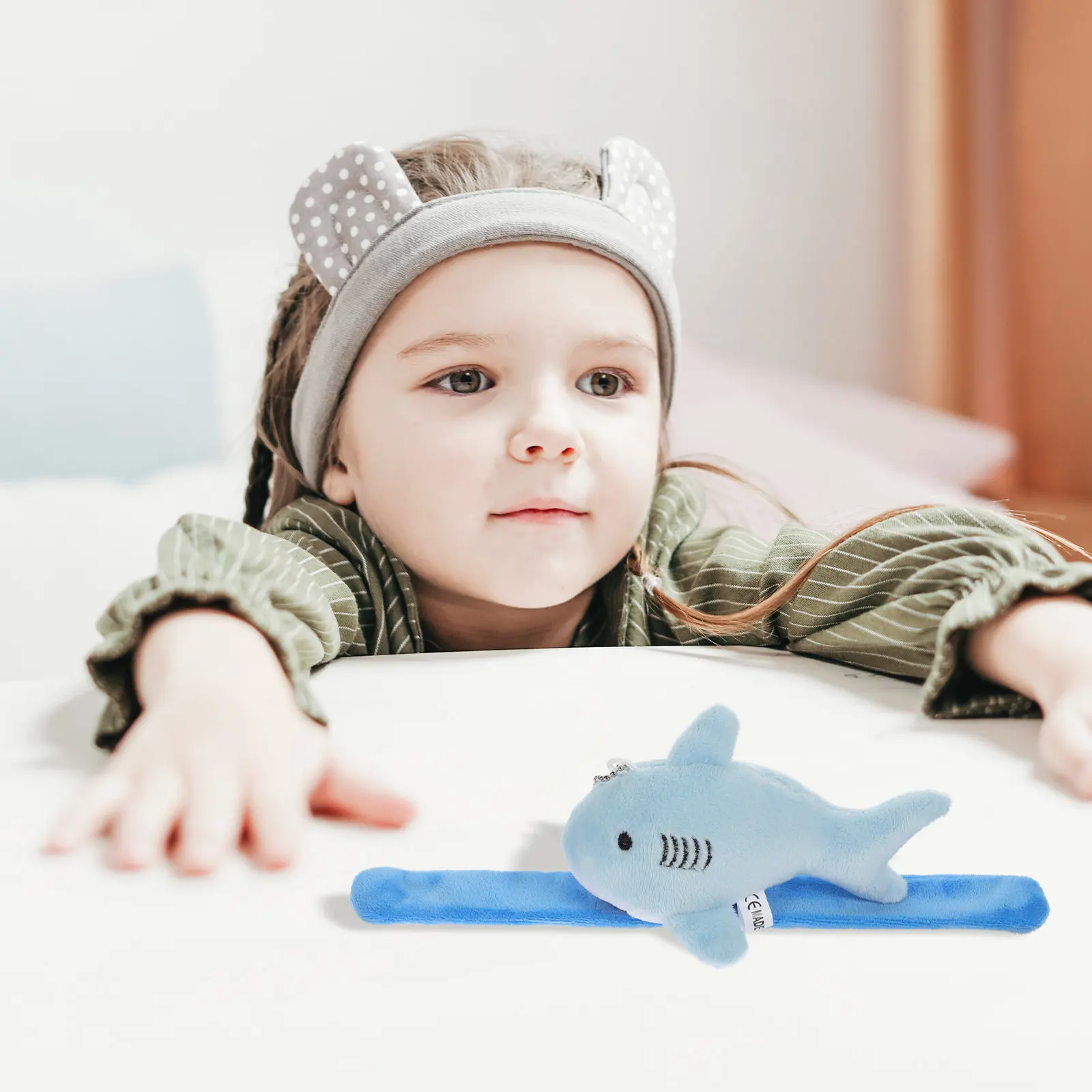 

Браслет-хлопушка «Акула» в виде животного, наручный браслет-обнимашка для тематических вечеринок, украшение на день рождения, легко надевается, компактный, легкий, для праздников