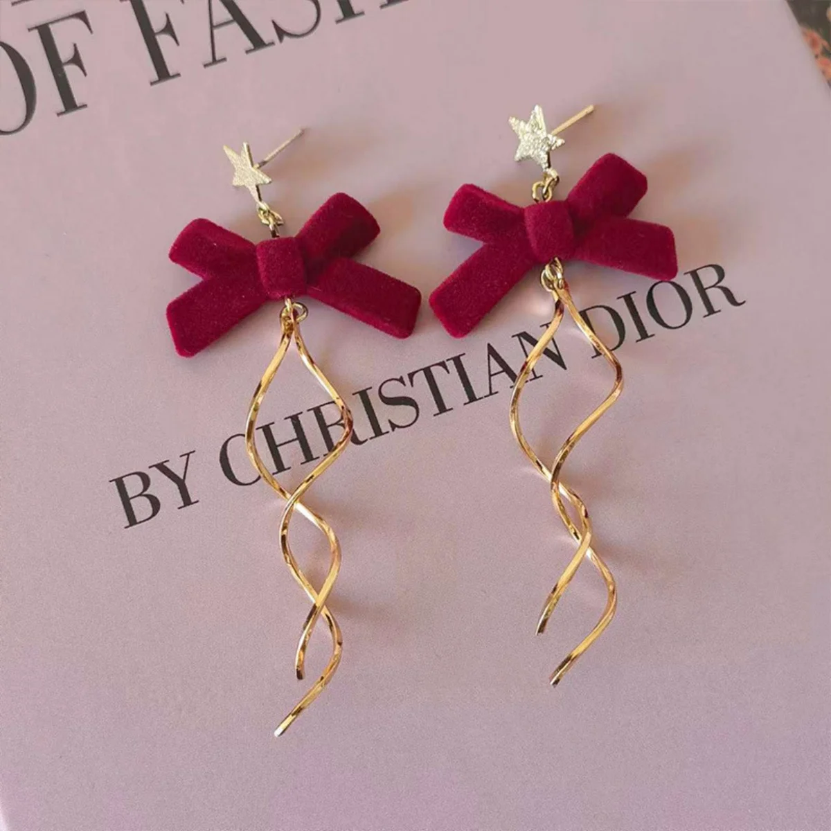 Elegant Red Flocking Star Gift Box Drop Earrings For Women Fashion Vintage Red Velvet Bowknot Spiral Earrings Party Jewelry Gift