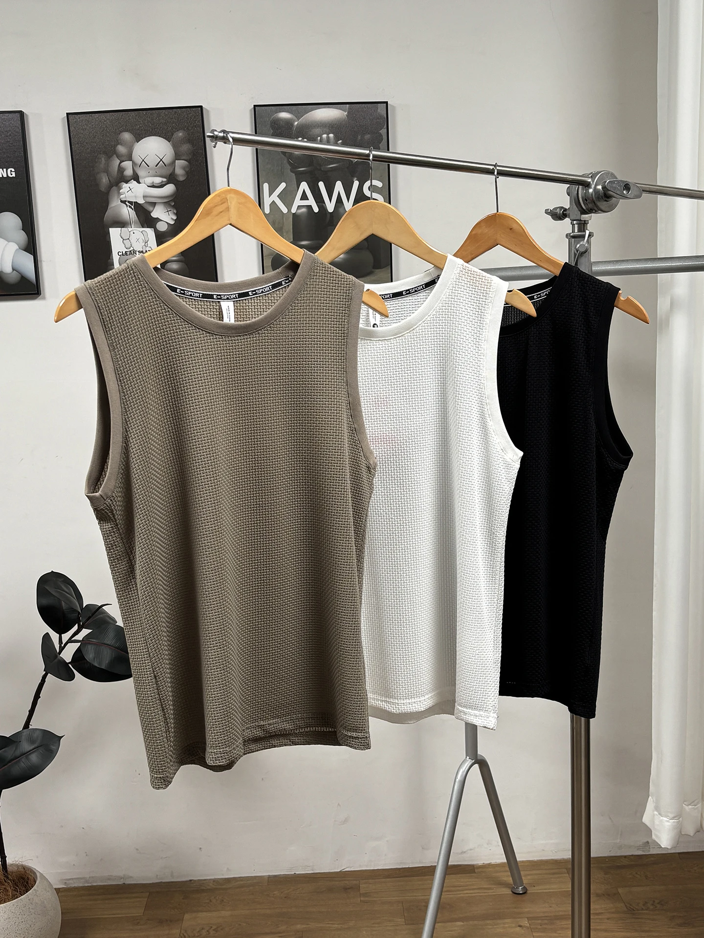 Ice Silk Cool Feeling Texture Men's Quick Dry High Elasticity Sport Casual Sleeveless Tank Top Vest Summer Fashion Clothing