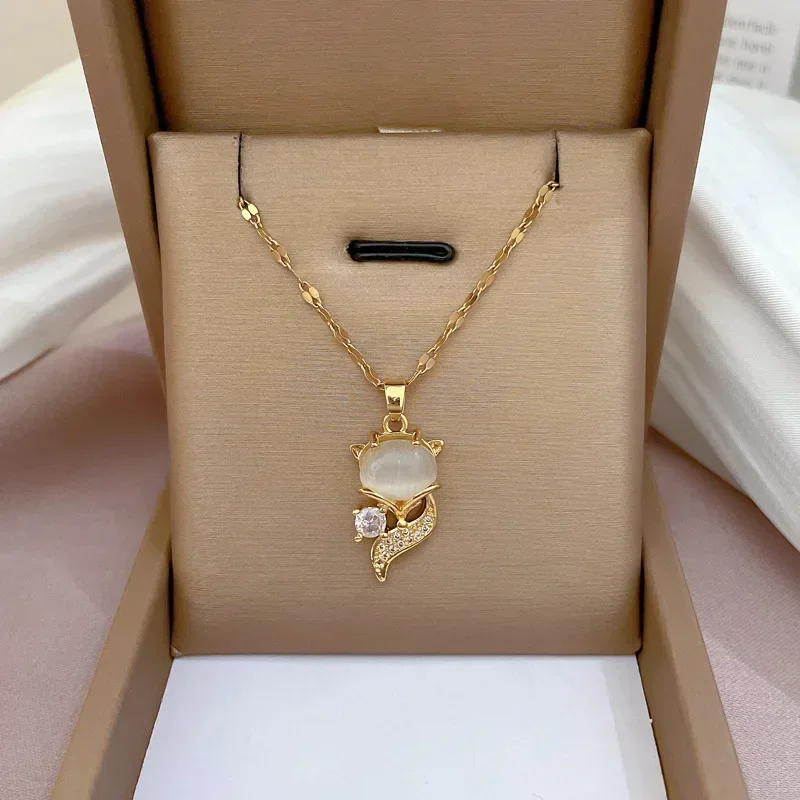 Light Luxury Micro Gold Fox Opal Necklace For Women New Clavicle Chain Light Luxury Niche Design Jewelry Gift For Women