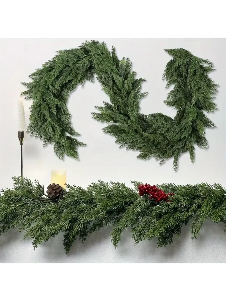 1 piece of Christmas pine wreath, artificial pine wreath, wall hanging type, wall decoration, Christmas decoration item