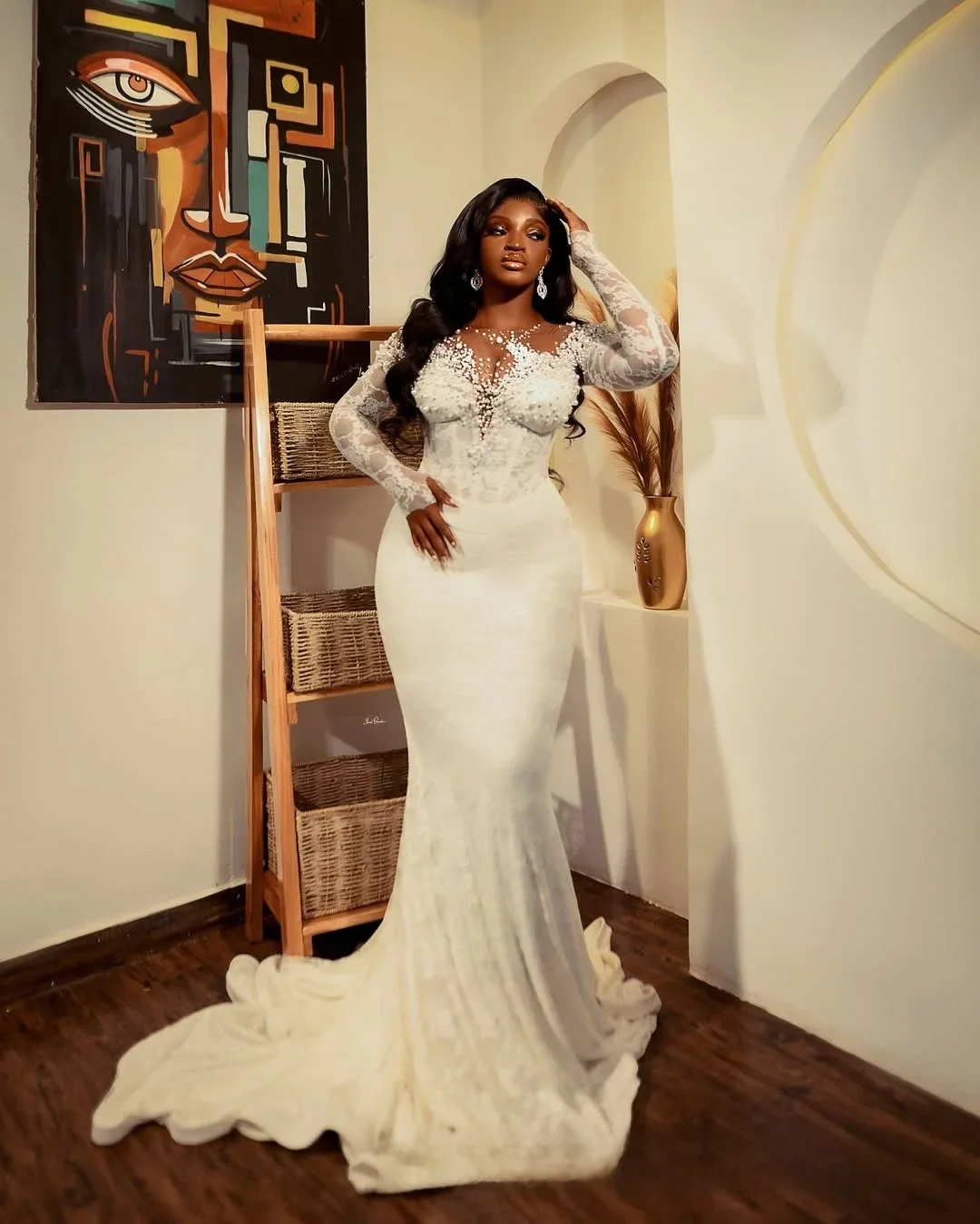 カスタムメイドの光沢のある重厚なパールをあしらったマーメイドウェディングドレス、スイープトレイン、ベスティドス・デ・ノビア、レースのロングスリーブ、カントリーブライダルガウン