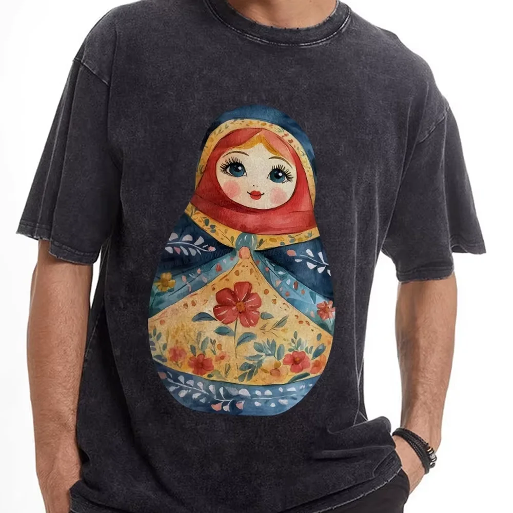 

Матрьошка с принтом куклы Y2k Графическая футболка Культурная традиционная и химерная мягкая хлопчатобумажная ткань для повседневных образцов на русском языке