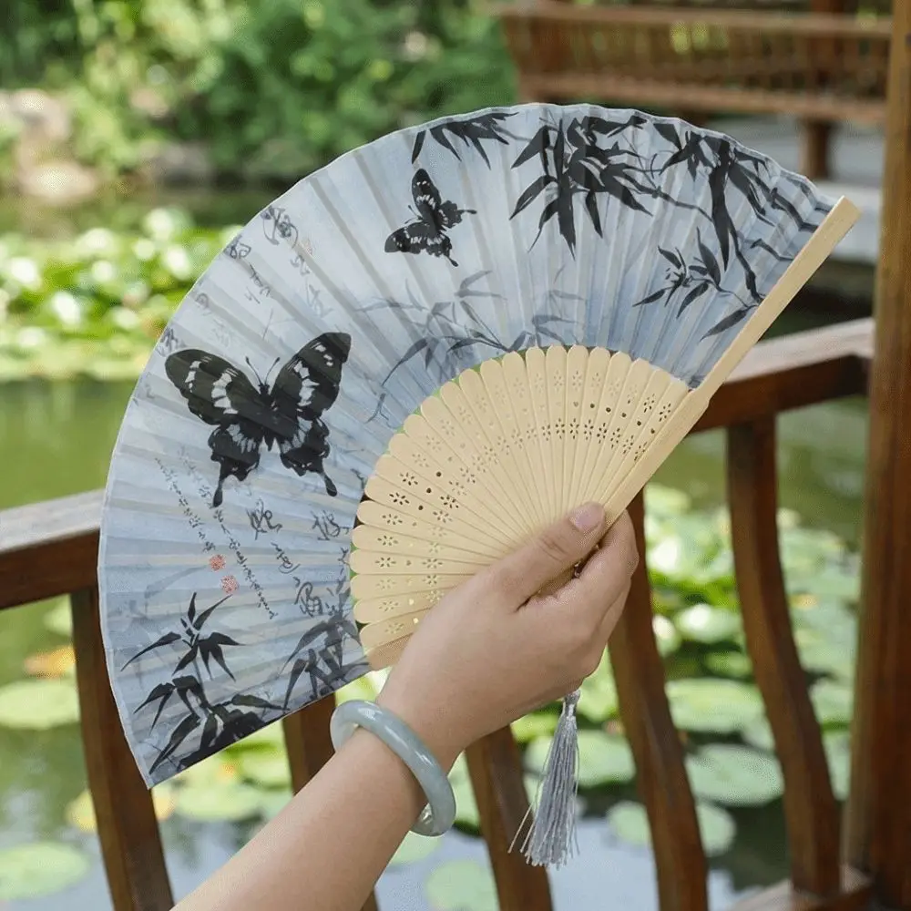 

Decorative Chinese Style Bamboo Folding Fan Antique Ink Wash Painting Dance Fan with Tassel Handheld Retro Fan Art Crafts Gift