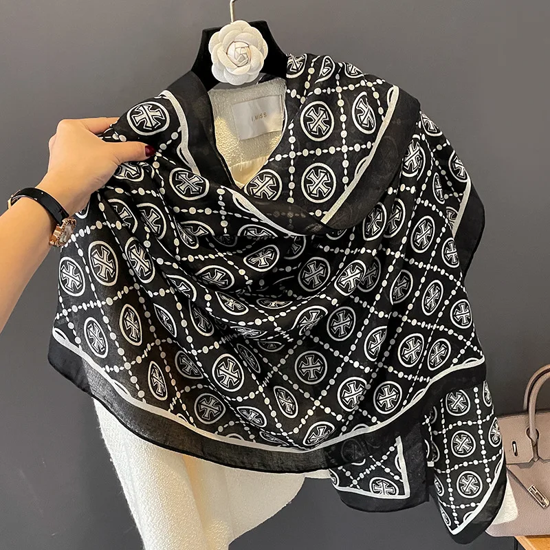 Spring And Autumn New Large H Fashion Cotton Scarf Female Plaid Oversized Vacation Shawl Sunscreen Beach Scarf Silk Scarf