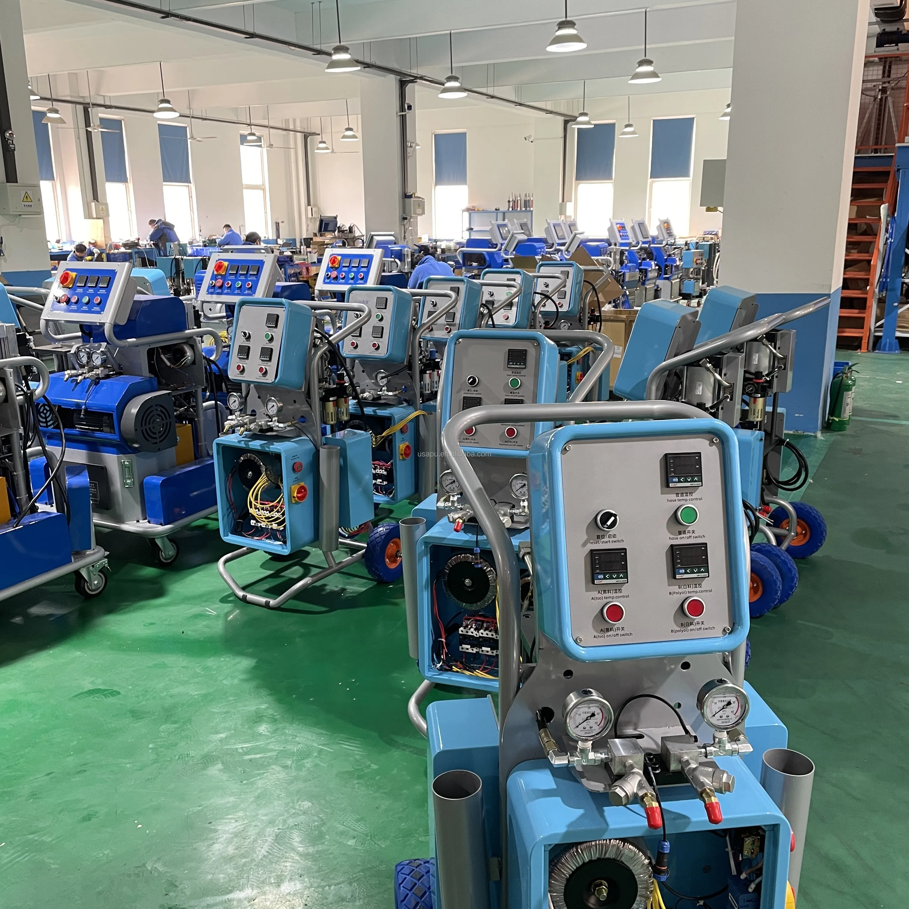 High Quality Large Flow Open Cell Spray Foam Machinery Model Q30 with Pump & Motor Easy to Operate