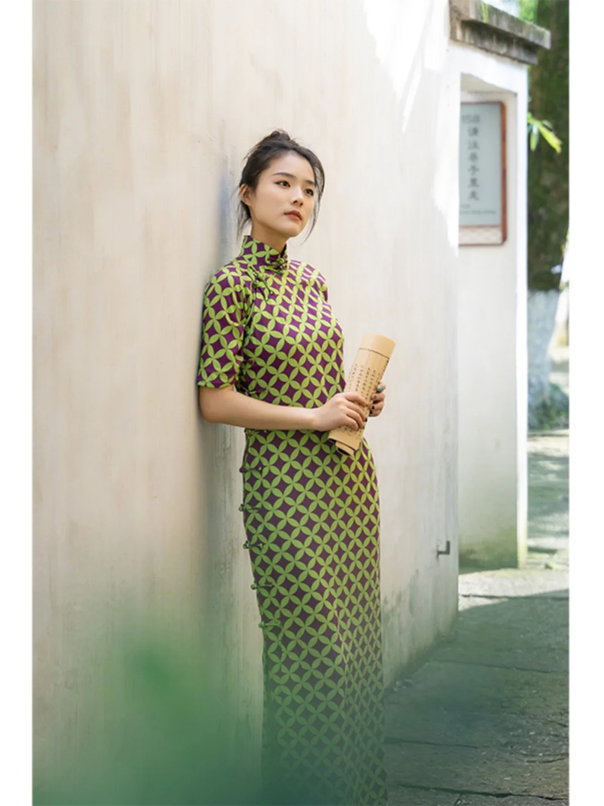 

Весна Лето Wind Dye Высококачественный шелковый однослойный плоский крой Non Slim Four Sve Long Qipao