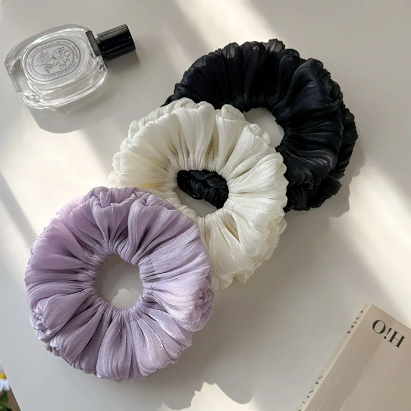 

Элегантная резинка для волос в корейском стиле – мягкая плиссированная атласная резинка, минималистичная и нежная, для повседневного использования.