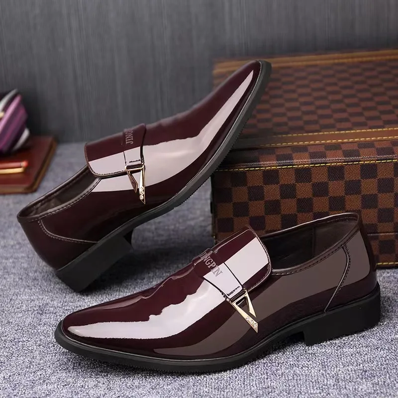 Men's Leather Shoes Business Shoes Bright Leather Oxford Shoes Lacquer Pointed Toe Male Loafers Slip on Designer Men Dress Shoe