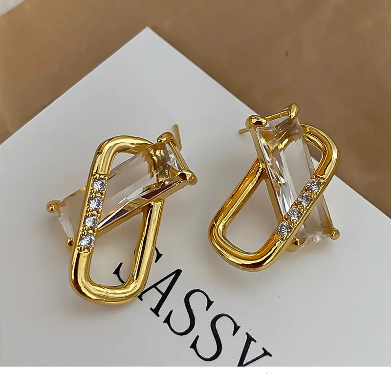 New Personality High-quality Inlaid Zircon Earrings Niche Temperament High-end Luxury Earrings Exquisite All-match Earrings