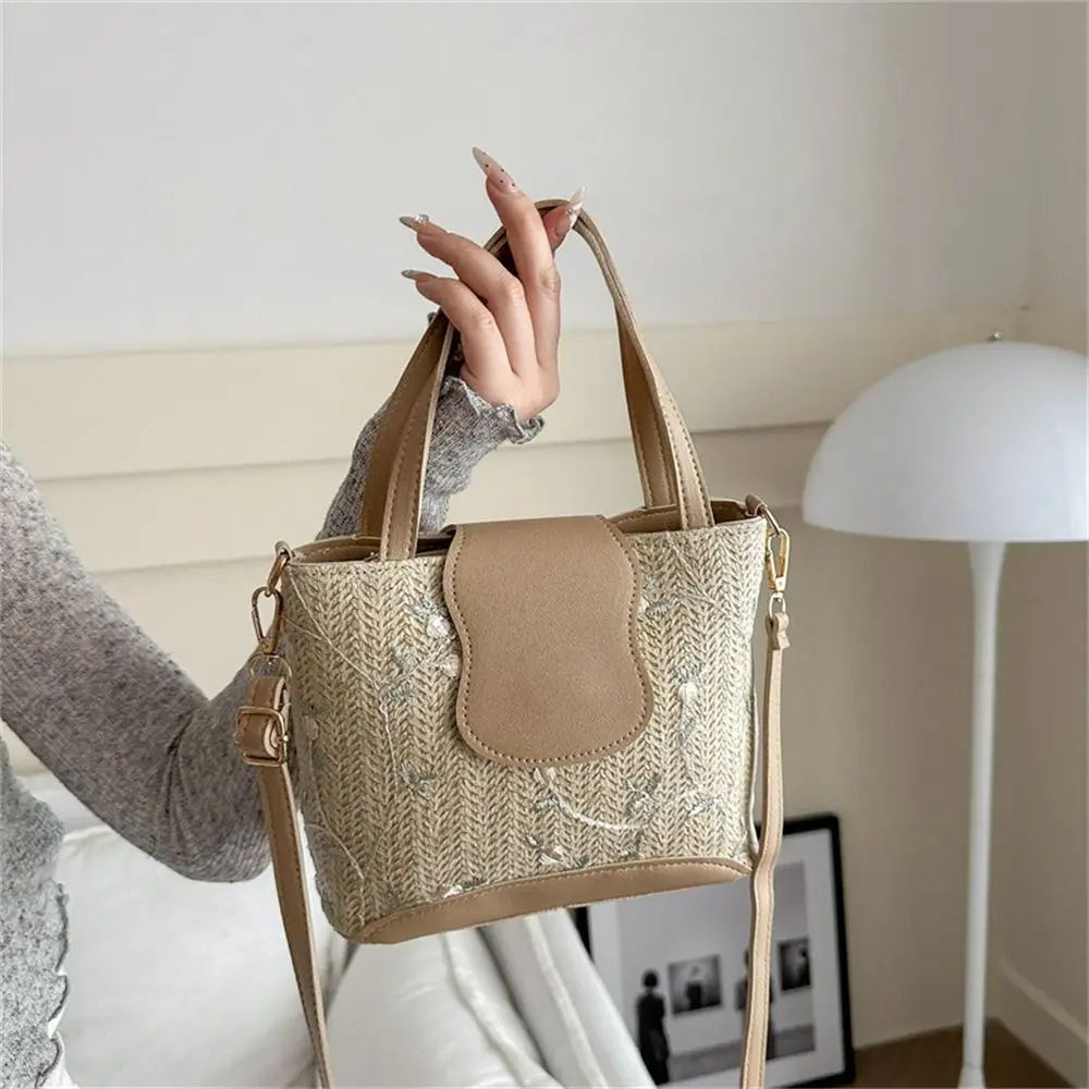 Fashion Grass Woven Shoulder Messenger Bag Rattan Large Capacity Crossbody Bag Bohemian Handmade Braid Straw Bag for Women Girls