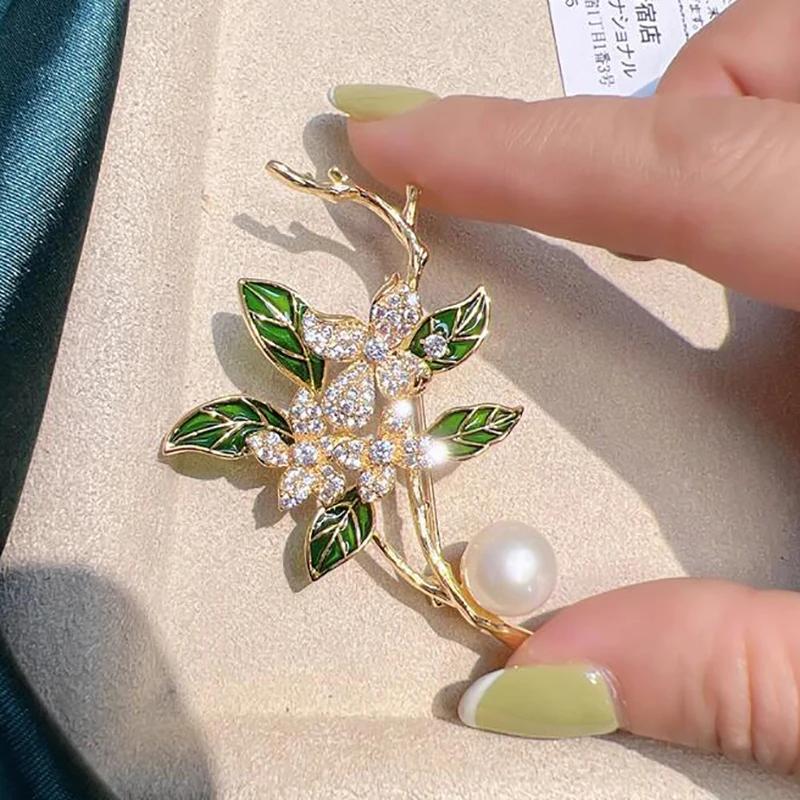 Light Luxury Temperament Leafy Branch Gardenia Pearl Brooches For Women Girls Exquisite Corsage Clothing Accessories Gifts