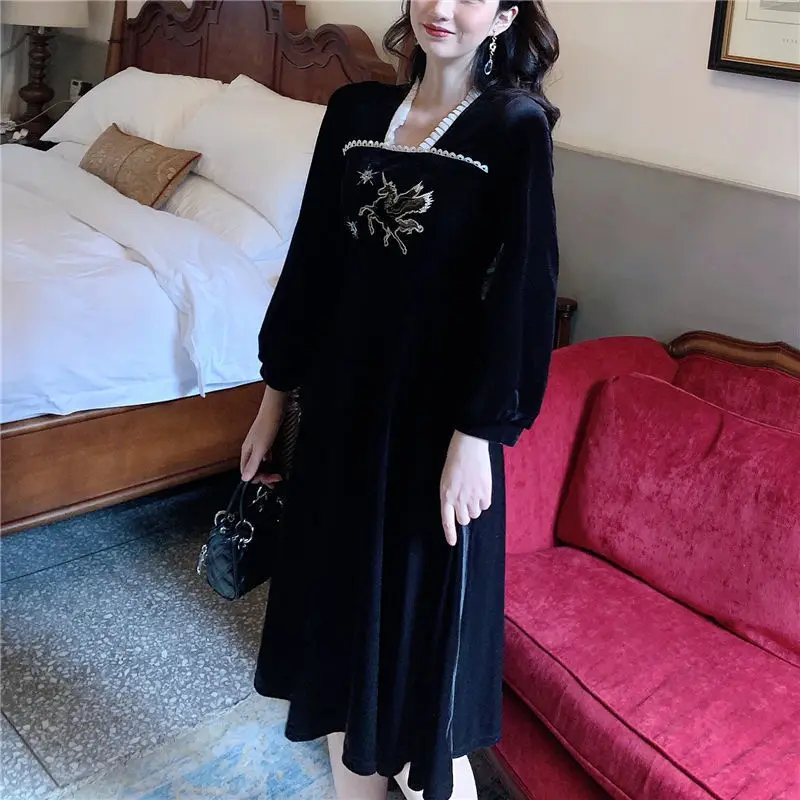 Women French Style Vintage Embroidery Elegant Party Dresses Ruffled Lace Gold Velvet High Waist Long Sleeve Slim Midi Dress Robe