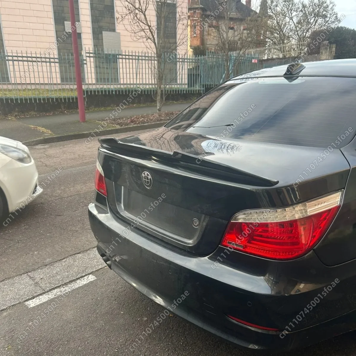 

For BMW E60 5 Series 520d 530i 530d 535i M5 2004-2010 Car Rear Trunk Roof Top Wing Trunk Tail Cover Trim Body Kits Accessories