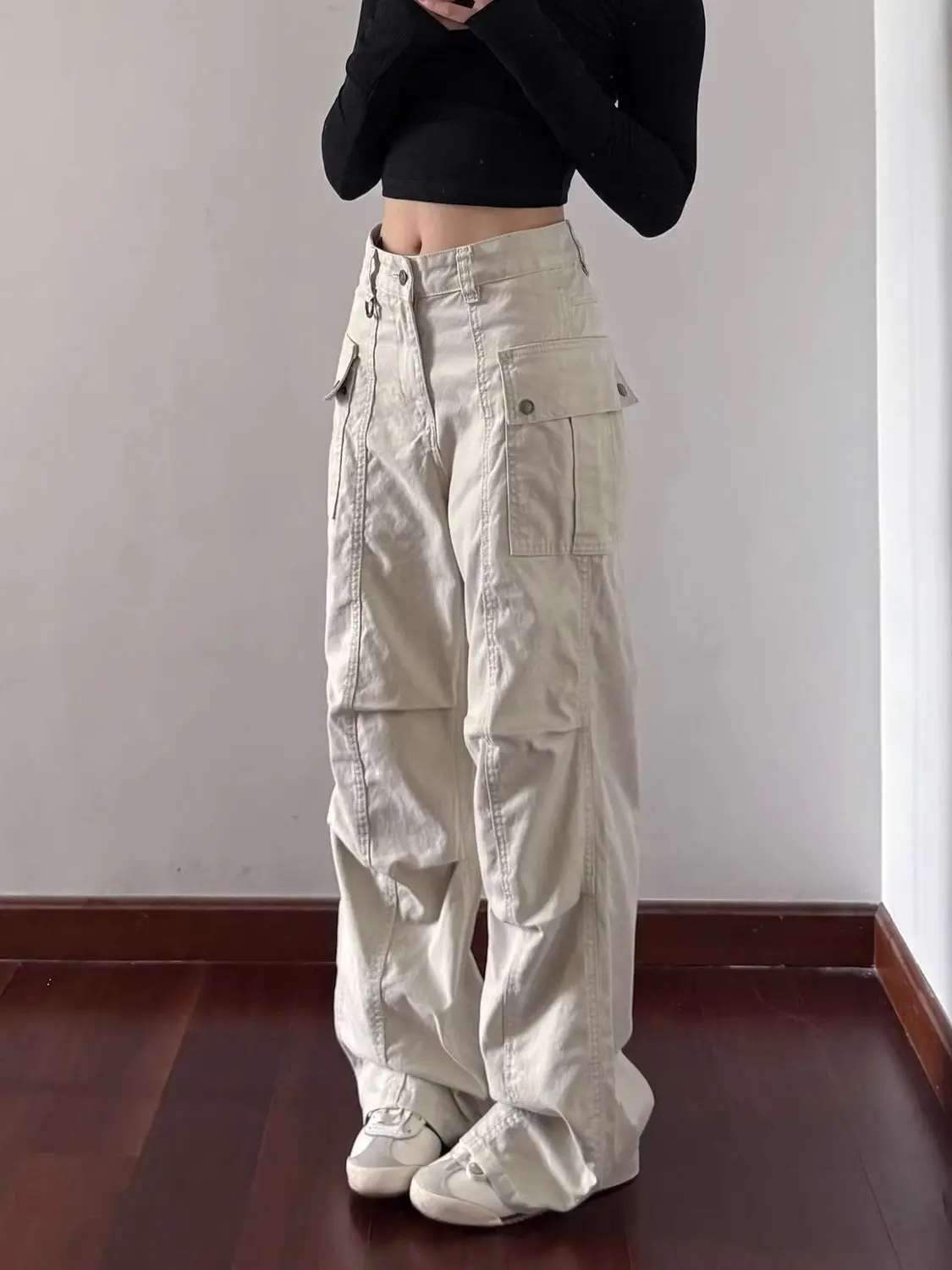 

2026 Vintage Gray White Men's and Women's Pleated Design with A Slight Flared Casual High Street Long Pants