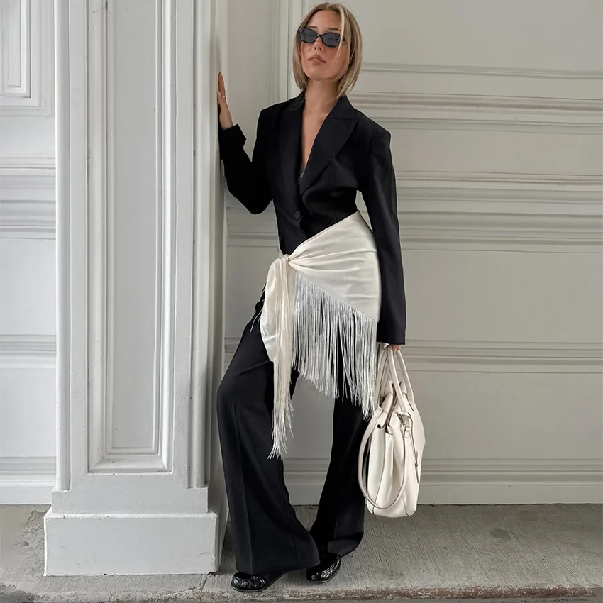 Nouvelle Collection Printemps-Été 2026 : Mini-jupe Femme Tendance à Franges et Nœuds, Design Européen, Élégante, Chic, Polyvalente, Style Bohème, Très Tendance pour le Quotidien