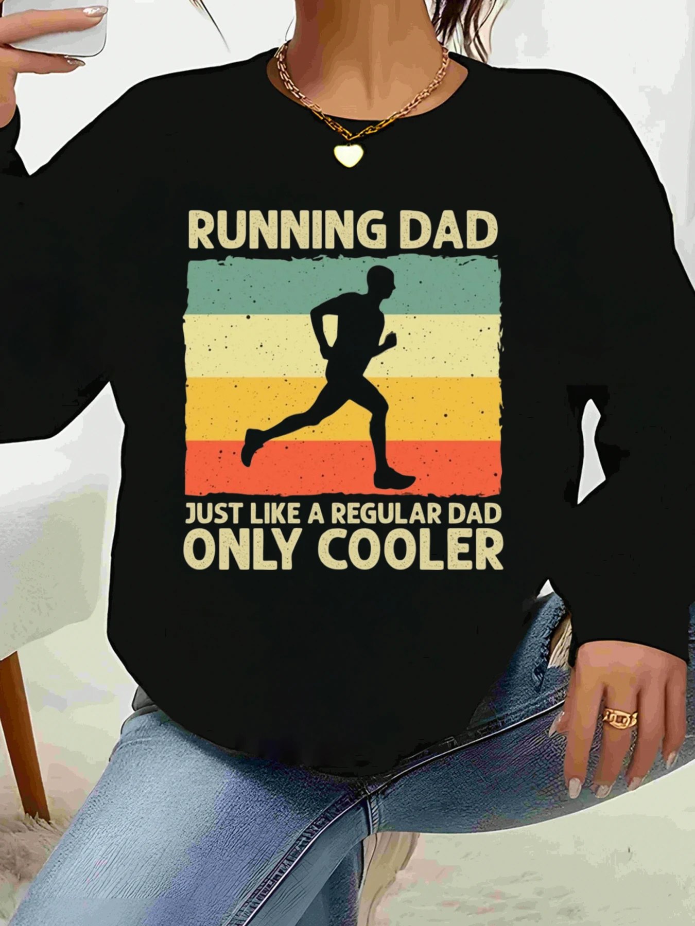 سويت شيرت Running Dad Just Like a Redular Dad Only برودة عتيقة مطبوعة بأكمام طويلة، ملابس كاجوال لعيد الأب للرجال