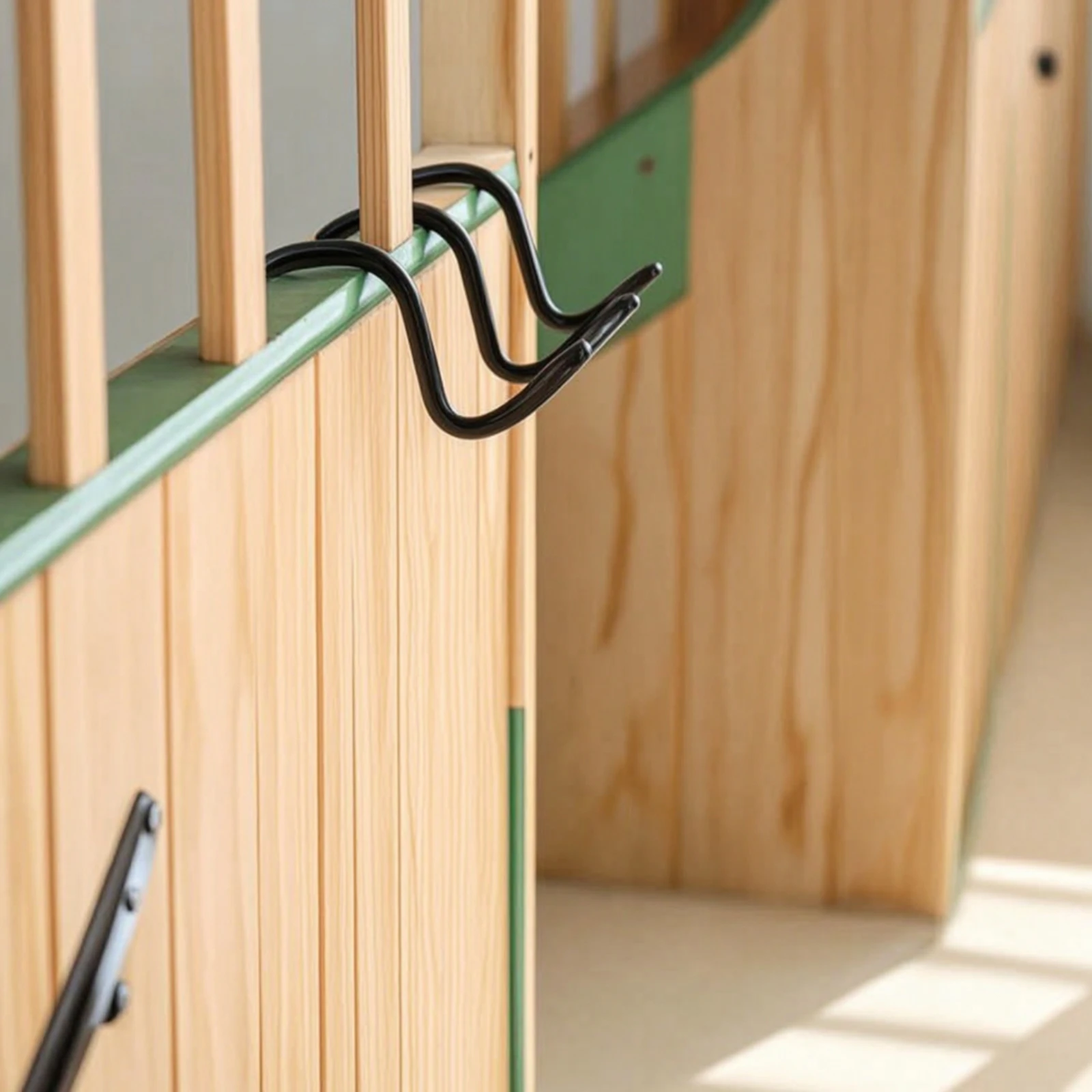 S-Shaped Hook Hanging Barn Hook Long-Lasting Rust-Resistant for Farmers, Stable