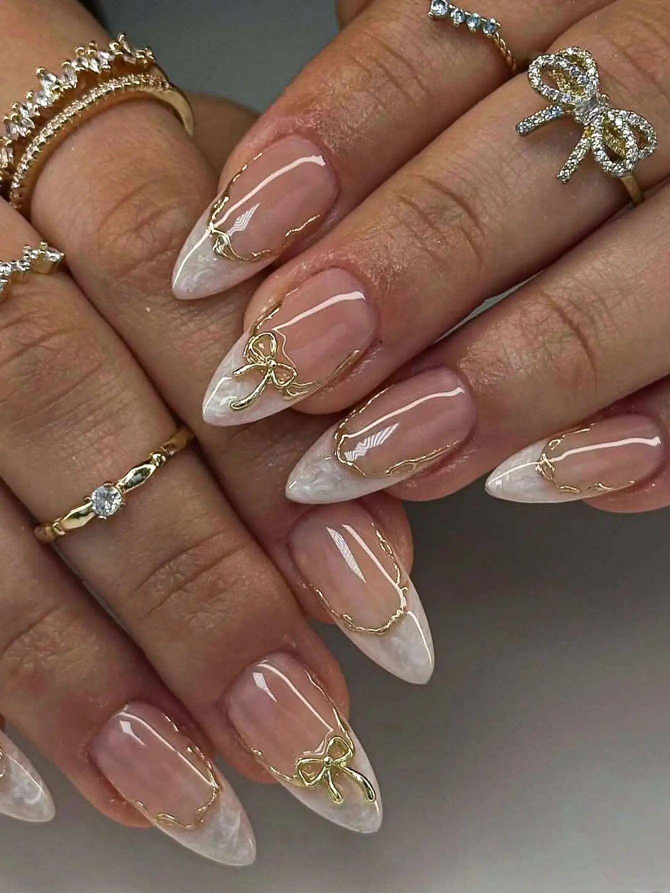 

10pcs Handmade French Short Nail Stickers.Each Nail Sticker Is Decorated With Hand-Painted Vine Patterns That Wind French Edge