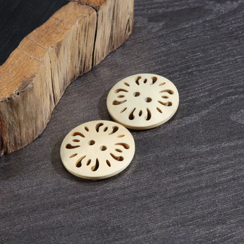 100Pcs Carved Wood Buttons for Clothing Sweaters Jackets Vintage Round Buttons for Kids Cardigans Sewing Accessories Wholesale