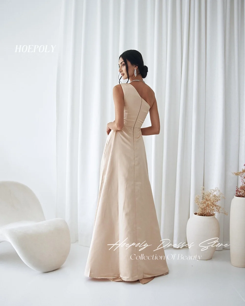 Hoepoly Satin a-line فستان حفلة موسيقية مكشكش بكتف واحد للنساء ، طول الأرض ، السعودية ، فستان رسمي أنيق للحفلات المسائية ، عربي ، 2023