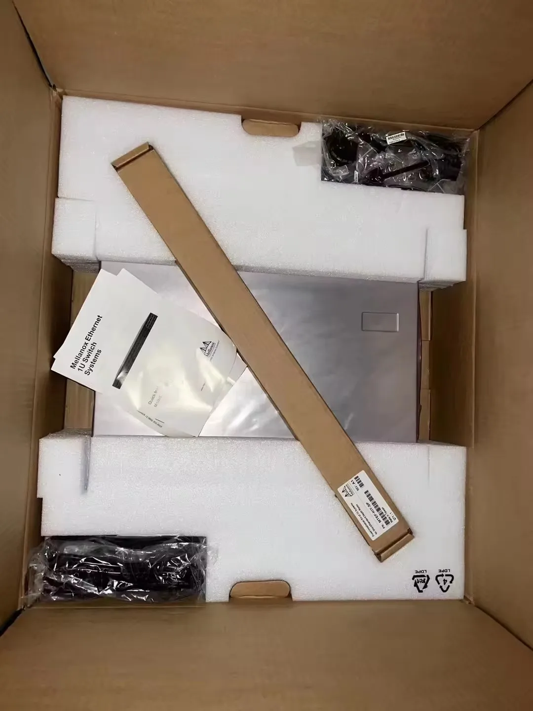 CloudEngine CE6881-48S6CQ-B محول الشبكة 48 منفذ 6800 سلسلة مركز البيانات المؤسسة محول شبكة الكمبيوتر بسعر جيد #5