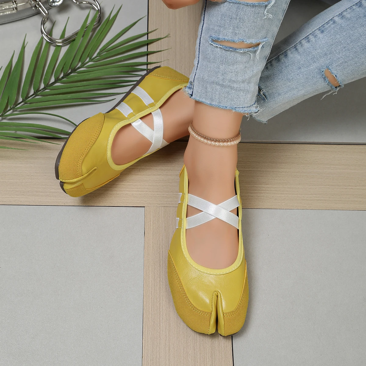 Flache Schuhe mit Kreuzriemen für Damen, lässiges Modedesign, Mary Jane Schuh, Slip-on, geteilte Zehenpartie, Ballett-Trainer, Sommer 2026, elegant, neu – Detail 21