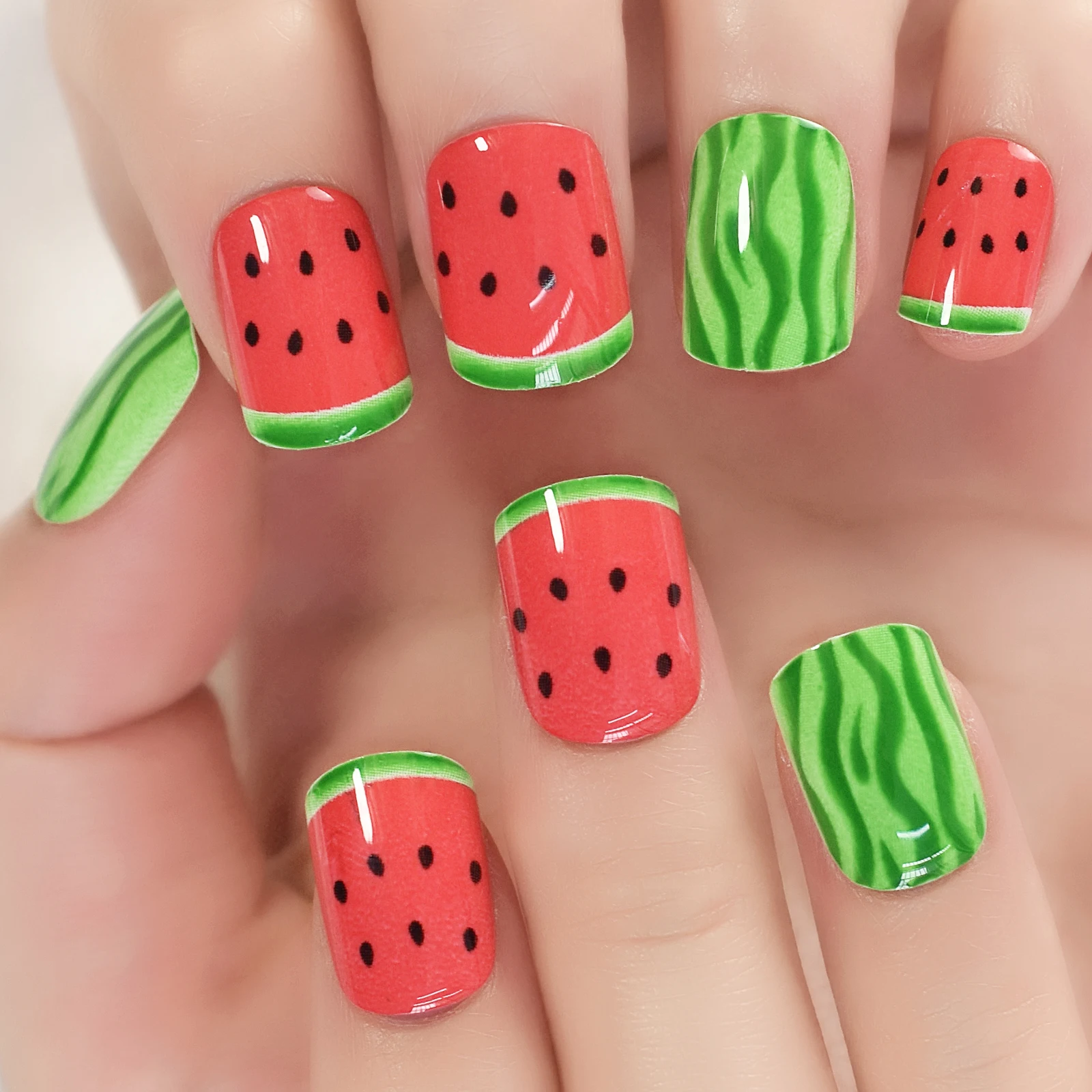 Watermeloen Rood Groen Druk op Nagels Medium Kort Squoval Glanzende Gel Nepnagels Manicure Herbruikbare Franse Valse Nagels Art Tips