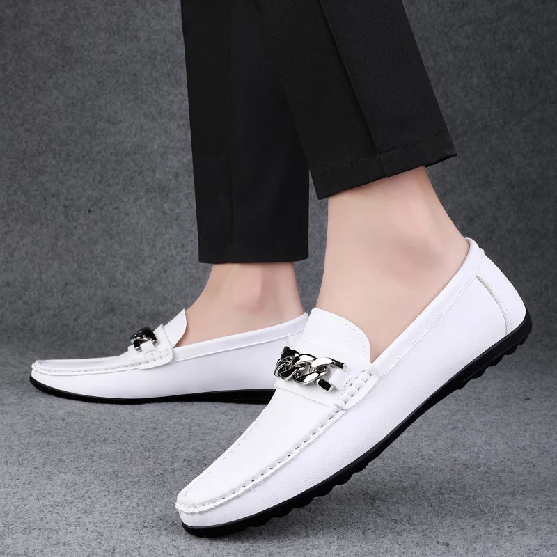 Black and white men's loafers Fashionable minimalist design style Outdoor leisure business and party office lightweight shoes