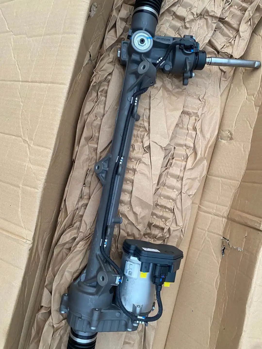 قطع غيار السيارات أنظمة التوجيه عالية الجودة عمود التوجيه لـ 2017 v60 Cross Country 2.0 t OE YV440MWK5H1037503 توجيه قطع غيار السيارات #2