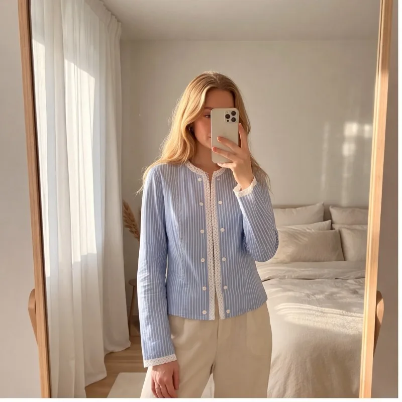 Women's Autumn Slim-Fit Long-Sleeve Top with Lace-Trim Stripes, Comfortable and Casual, Simple and Stylish, Perfect for Dates