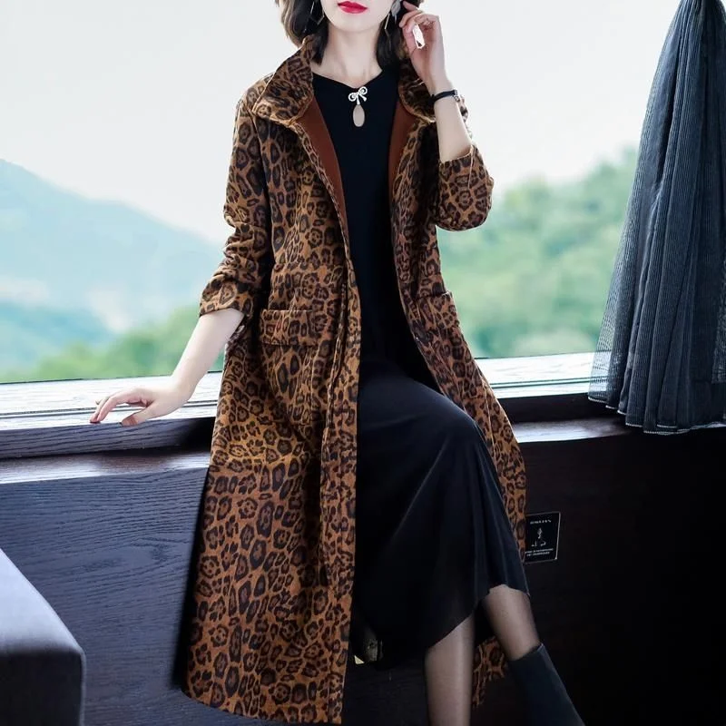 4xl Trenchcoat mit Leoparden muster für Frauen Herbst Winter Mode lose Wind jacke Mutter mittleren Alters dicke lange Mantel Outwear