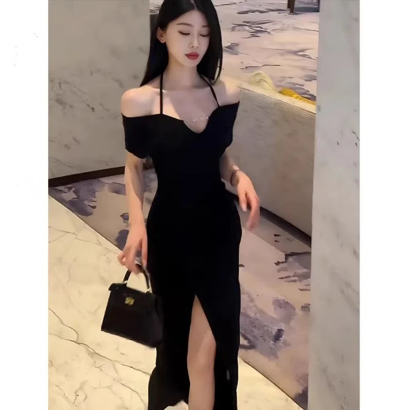 

Light Luxury Fashion Black Neck Halter Dress for Women 2025 Summer New French Slim Fit Slit Long Skirt Showing Off Their Figure