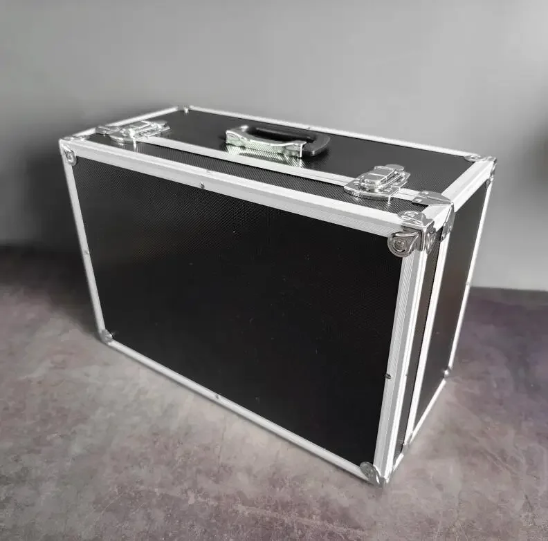 طاولة عائمة عمودية كلاسيكية مستديرة على الطراز القديم (مع شمعدانات أسطوانية قابلة للإمالة مضادة للجاذبية) خدعة سحرية