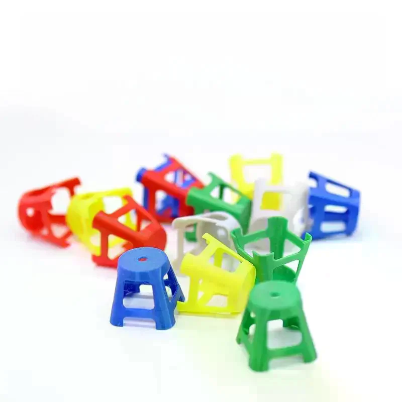 Juego de 5 Mini Taburetes de Plástico de Simulación, Sillas Pequeñas, Modelo 1/12, Muebles para Casa de Muñecas, Decoración para Casa de Muñecas, Juguete de Simulación para Niños