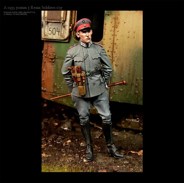 1/35 Resin Soldier model kits figure colorless and self-assembled A-1353