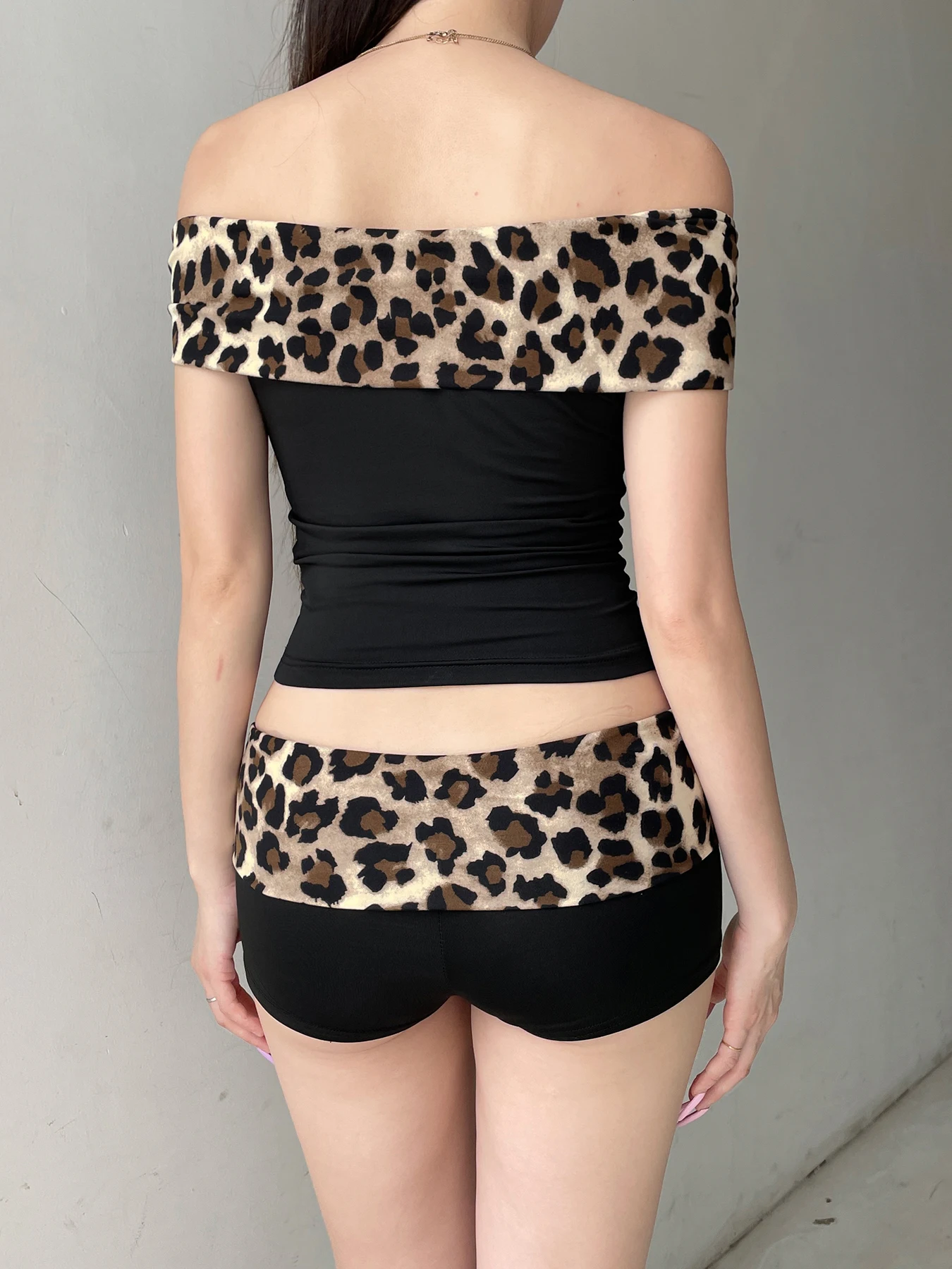 IAMSURE Activewear Slim Patchwork Leopard Shorts Set Women Sexy 2 Piece Sets Slash Neck Cropped T Shirt Low-Waisted Shorts Lady