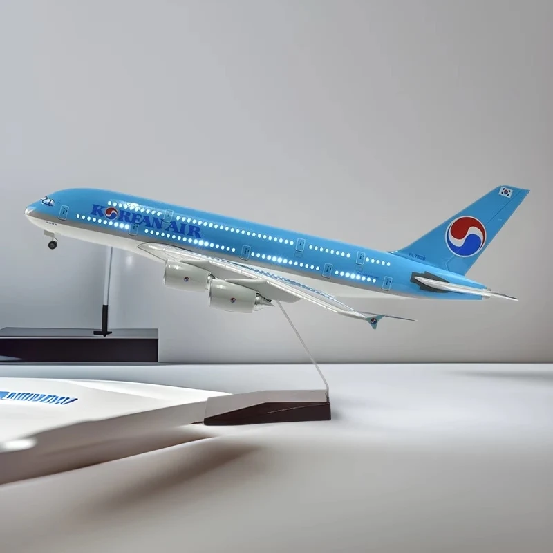 

1/160 Scale 46cm Korean Air Passenger Jet A380 Toy Airplane Model Die Cast Resin Lamp And Wheels Airplane Gift Collection