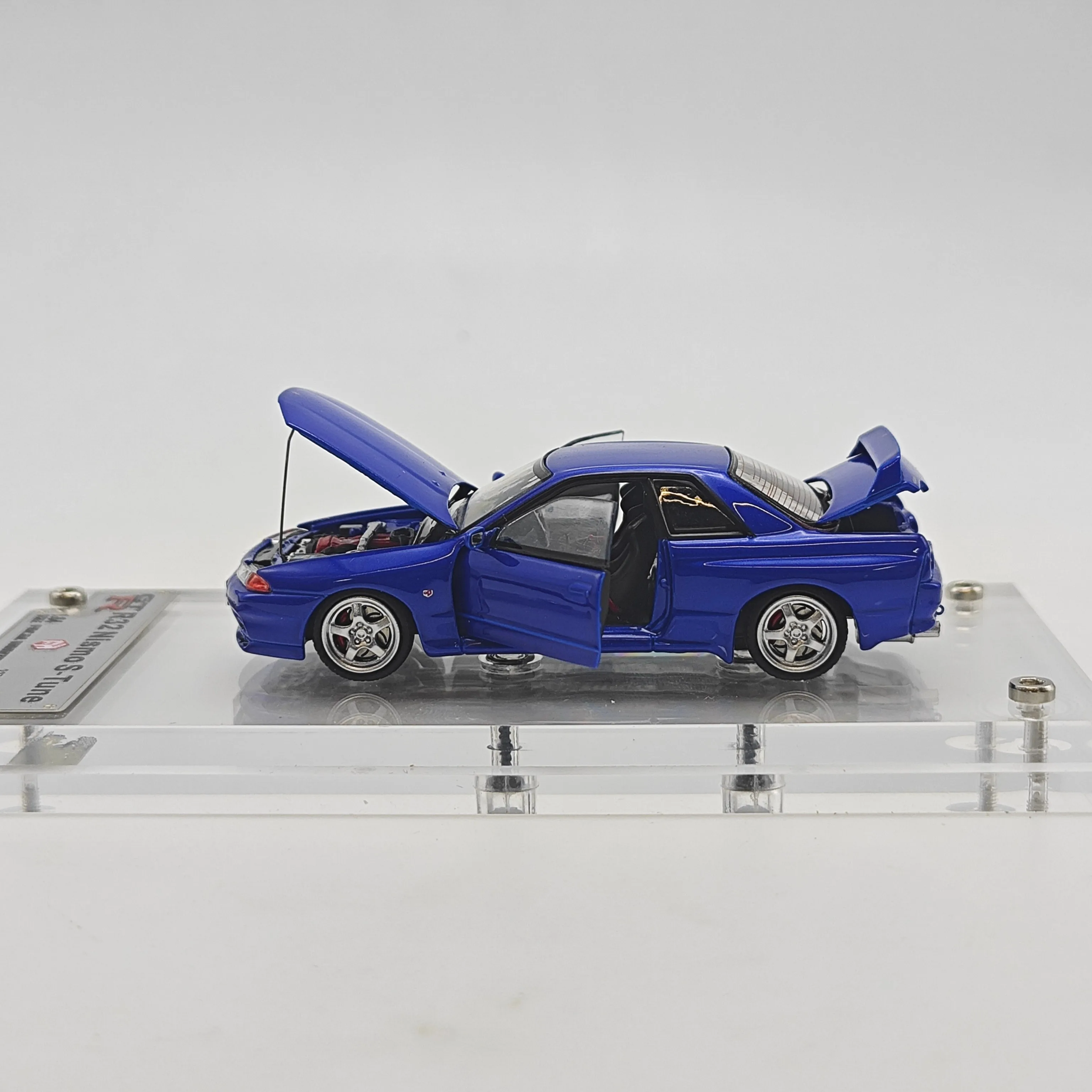 FH 1:64 R32 S-Tune Model samochodu z odlewu stopu, w pełni otwierany