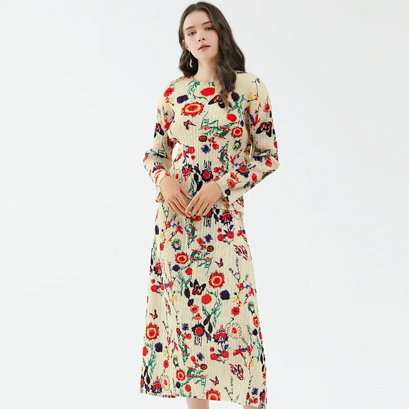 Fashion Suit 2022 Summer Women's Round Neck Versatile Top + A-shaped Floral Skirt Two-piece Set