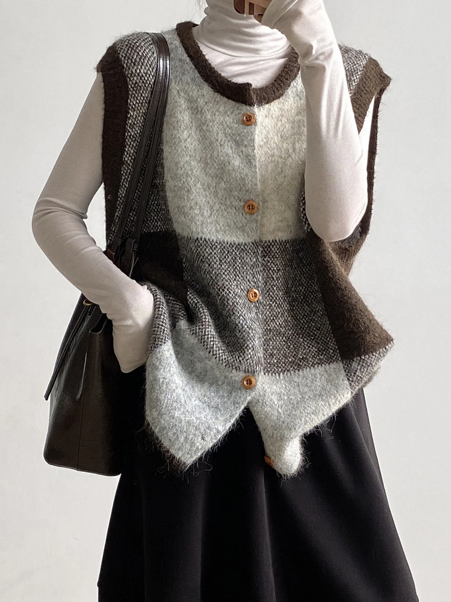 Gilet lavorato a maglia scozzese a colori unici con bottone singolo rotondo Ne Retro Sle Svel Top da donna per la stagione invernale