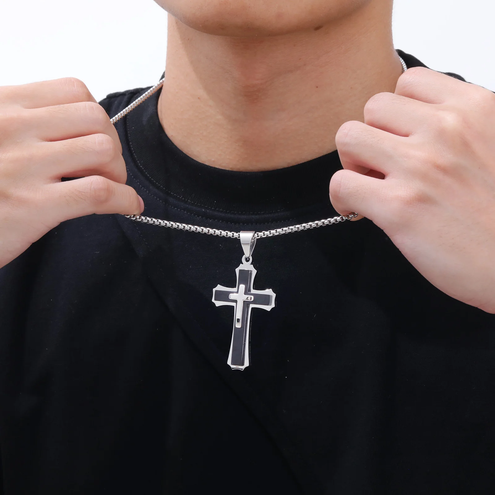 3D-Kreuz-Anhänger-Halsketten für Männer und Jungen, schwarz-goldene Edelstahl-Kreuz-Halskette, Hip-Hop-Punk-Party-Geschenk – Detail 4