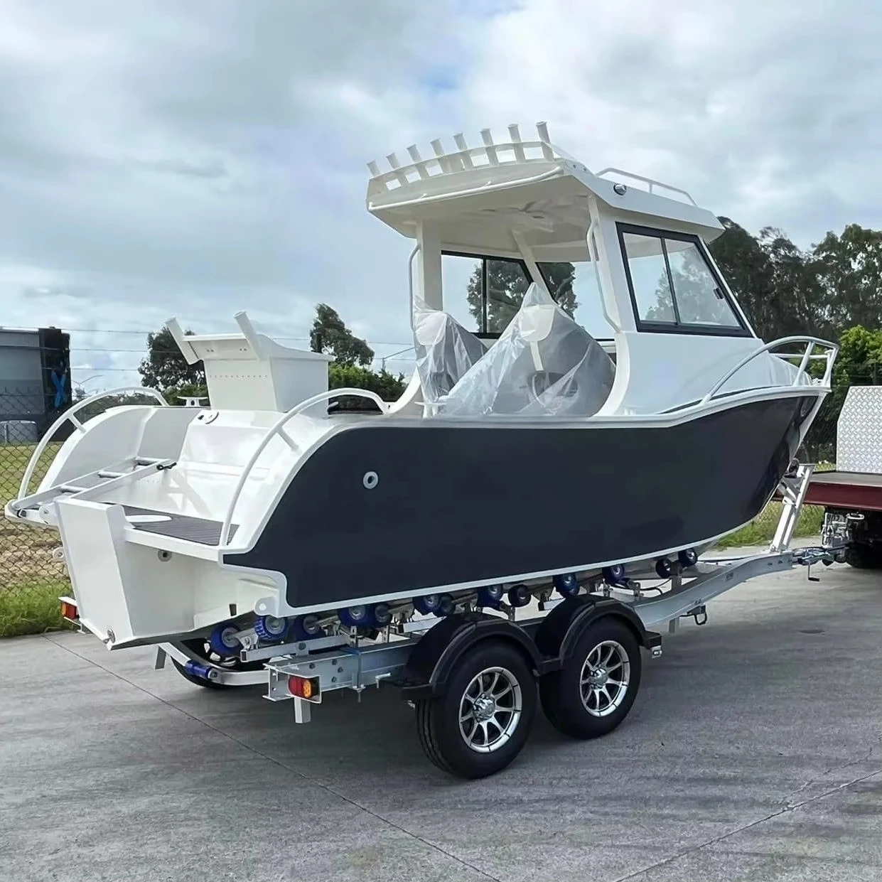 Canada-USA New Design Welding Speed Aluminum Fishing Boat Cruiser with Trailer