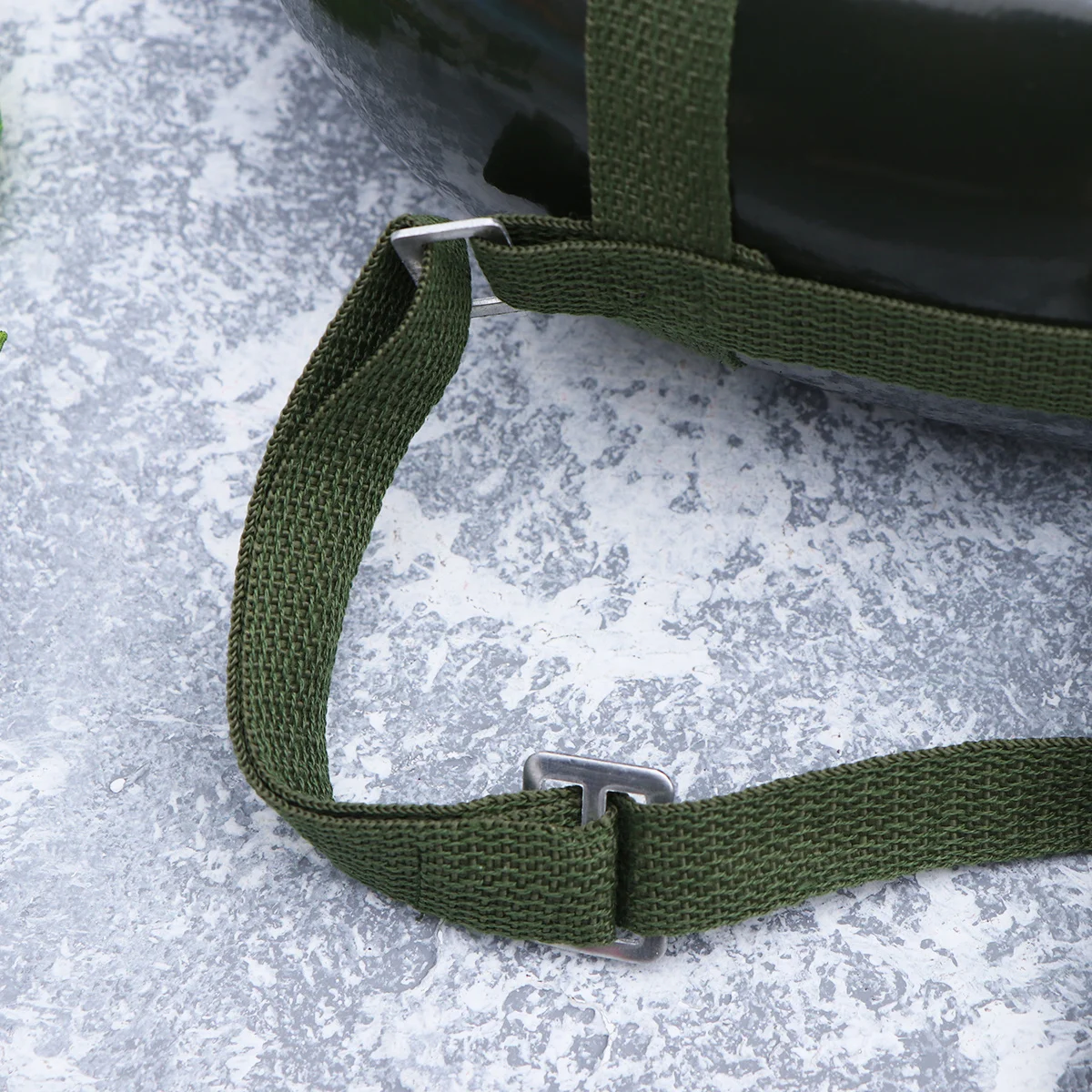 

Military Canteen Kettle Aluminum Green Adjustable Shoulder Strap Suitable for Mountain Road Folding Bike Outdoor Water Bottle