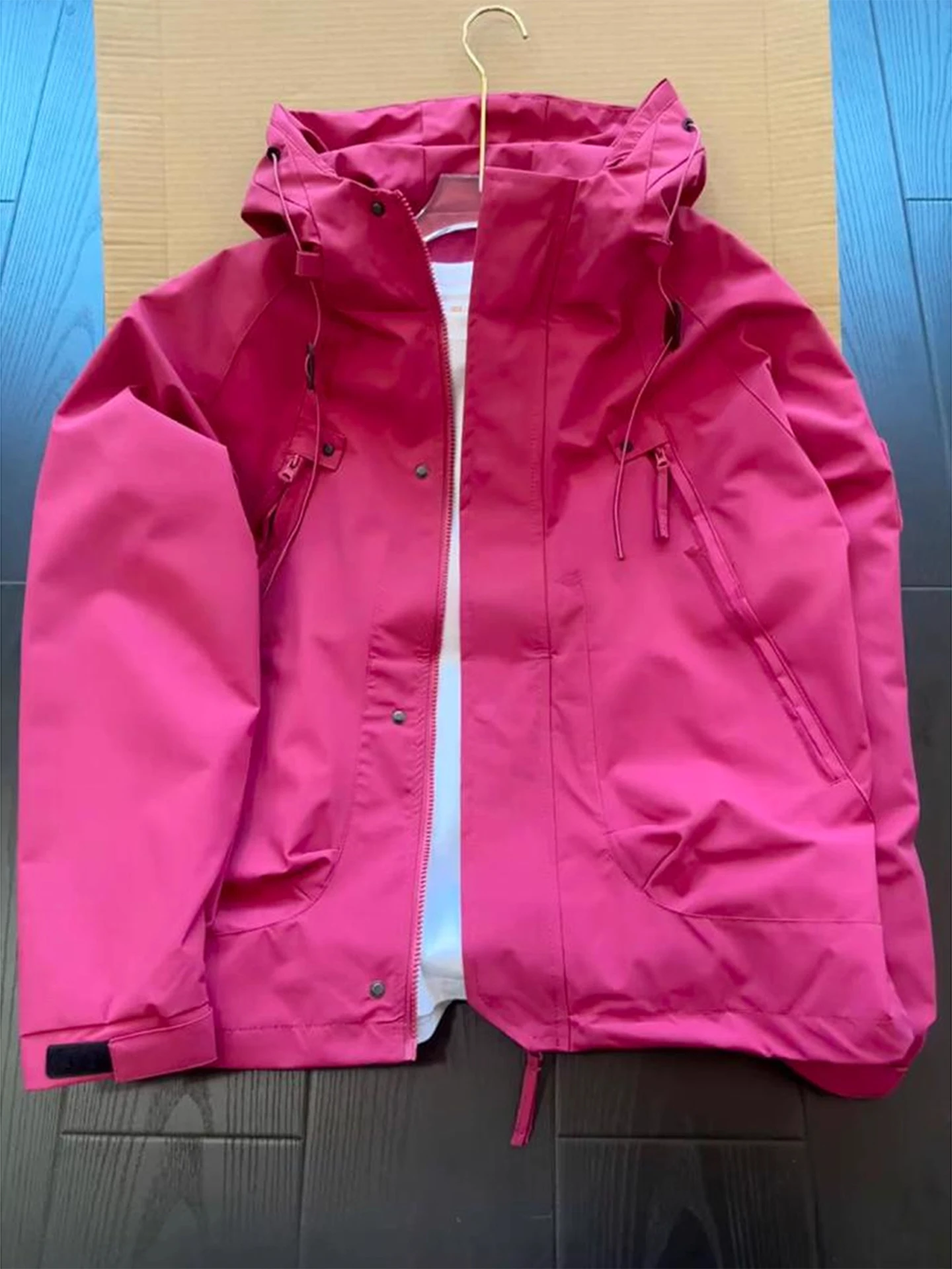 

Куртка Dopne Rose Red Workwear для мужчин и женщин, для активного отдыха, альпинизма, в американском стиле, высококачественная, ветрозащитная, повседневная, с длинными рукавами и молнией.