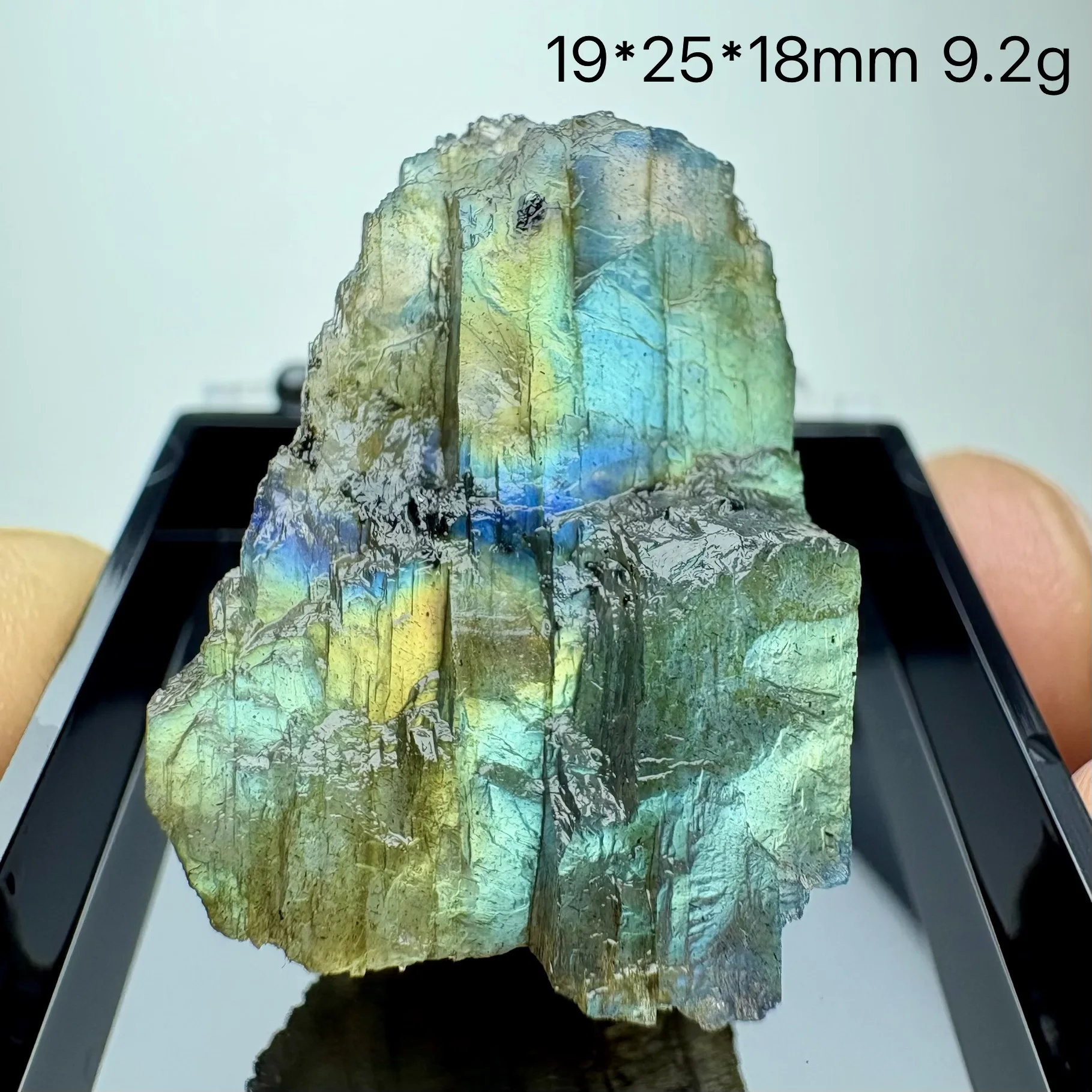 Natural Material Madagascar Longite Crystal Mineral Specimen, Mineral Collectible, Fluorite, Crystal Cluster, Quartz Cluster, Ra