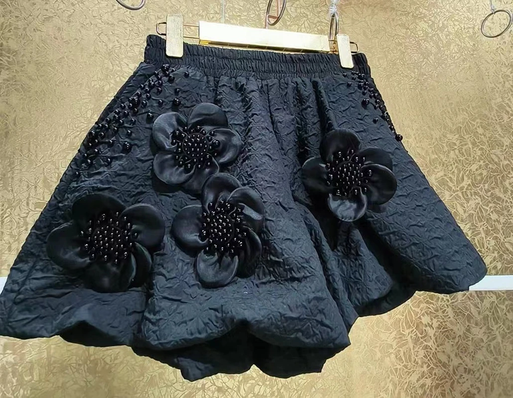 2024 Summer Pearls Beaded Flower Stitch Pantalones Cortos Black Wide Leg Shorts Women\'s Short Pants Elastic Waist Short Trousers