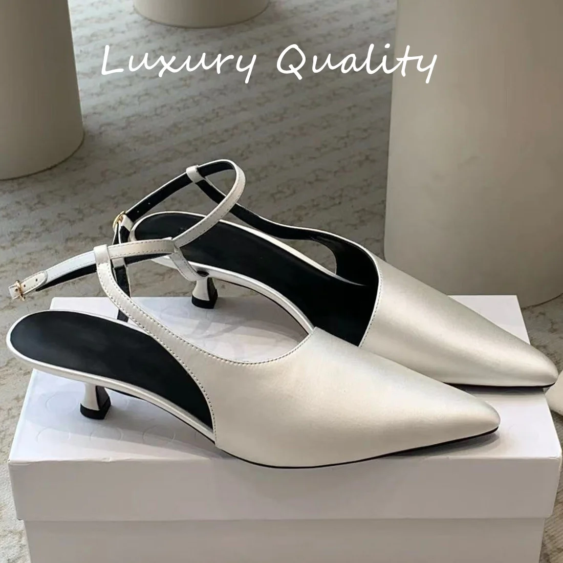 

2024 New Women's Square toe sandals with heels Women's Outdoor Vacation Dress Shoes Patent Leather